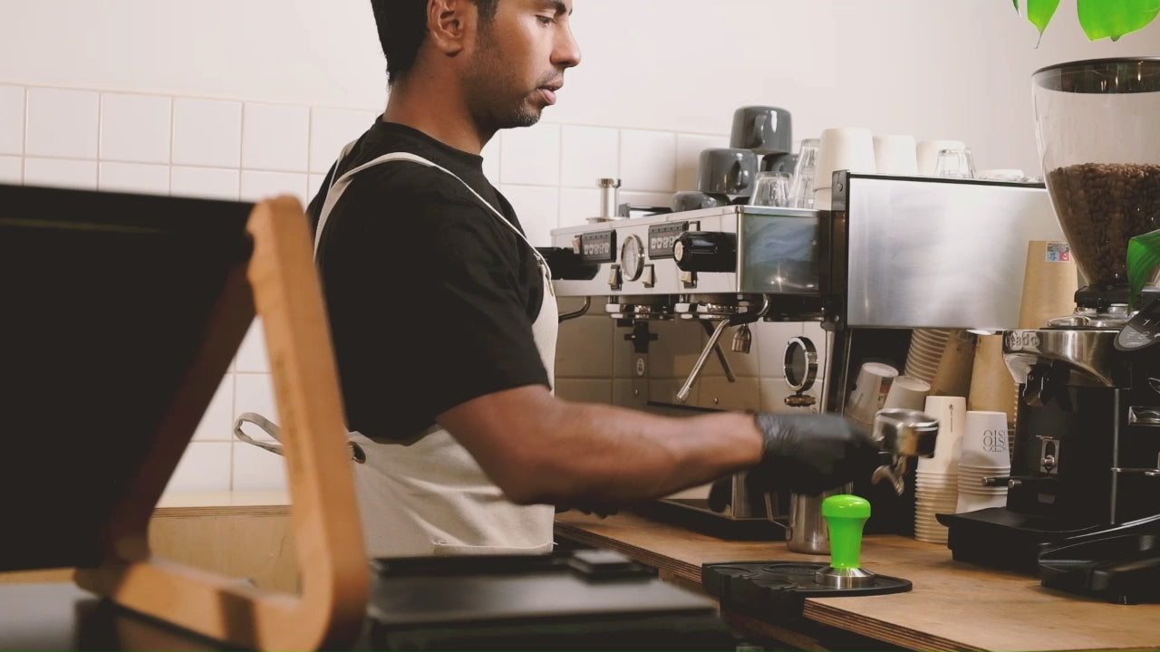 Cargar video: Video Barista Clean usage